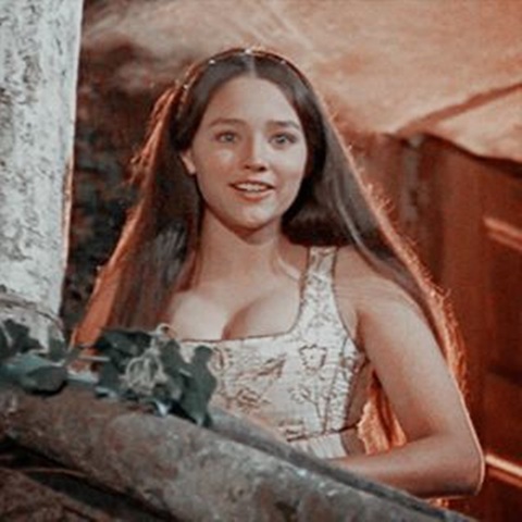 Cặp sao ‘Romeo và Juliet’ tố bị ép quay cảnh khỏa thân trong phim - Ảnh 3. Cặp sao ‘Romeo và Juliet’ tố bị ép quay cảnh khỏa thân trong phim - Ảnh 3.