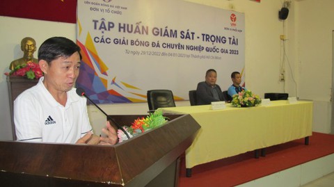 Trọng tài phía Nam đã sẵn sàng cho mùa giải 2023 - Ảnh 1. Trọng tài phía Nam đã sẵn sàng cho mùa giải 2023 - Ảnh 1.