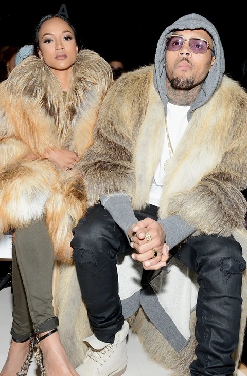 Mỹ nhân gốc Việt Karrueche Tran mặc váy ‘cái bang’ xuyên thấu đi… ăn tối - Ảnh 3. Mỹ nhân gốc Việt Karrueche Tran mặc váy ‘cái bang’ xuyên thấu đi… ăn tối - Ảnh 3.