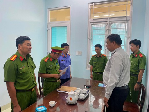 Bình Thuận: Khởi tố thêm nhiều cán bộ huyện, quản lý thị trường, thuế - Ảnh 1. Bình Thuận: Khởi tố thêm nhiều cán bộ huyện, quản lý thị trường, thuế - Ảnh 1.