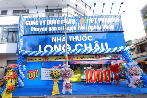 FPT Long Châu ‘chơi lớn’ khi cảm ơn khách hàng bằng những phần quà hàng trăm triệu đồng - Ảnh 2. FPT Long Châu ‘chơi lớn’ khi cảm ơn khách hàng bằng những phần quà hàng trăm triệu đồng - Ảnh 2.