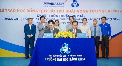 Quỹ tài trợ khát vọng tương lai trao tặng gần 3 tỷ đồng học bổng cho sinh viên Việt Nam - Ảnh 3. Quỹ tài trợ khát vọng tương lai trao tặng gần 3 tỷ đồng học bổng cho sinh viên Việt Nam - Ảnh 3.