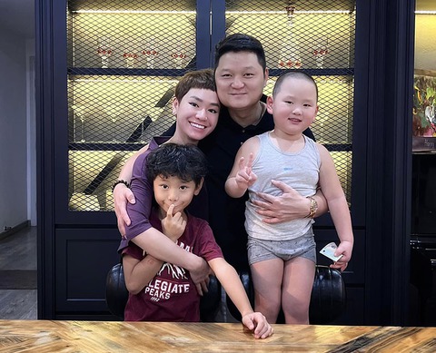 Ảnh vui sao Việt 4-1: Angela Phương Trinh khoe cơ bắp cuồn cuộn - Ảnh 10. Ảnh vui sao Việt 4-1: Angela Phương Trinh khoe cơ bắp cuồn cuộn - Ảnh 10.