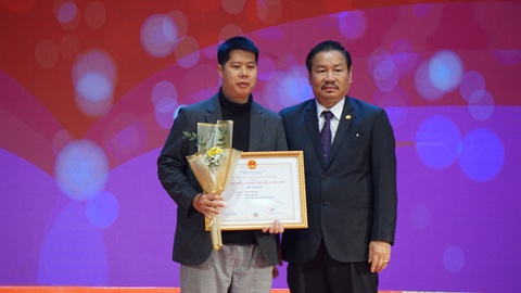 Tranh về trận Điện Biên Phủ tiếp tục được vinh danh - Ảnh 5. Tranh về trận Điện Biên Phủ tiếp tục được vinh danh - Ảnh 5.