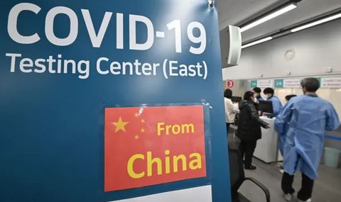 Du khách Trung Quốc bị đòi xét nghiệm, Bắc Kinh dọa trả đũa - Ảnh 1. Du khách Trung Quốc bị đòi xét nghiệm, Bắc Kinh dọa trả đũa - Ảnh 1.