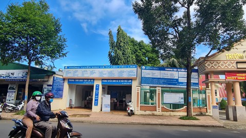 Đắk Lắk phải cho hợp thức hóa sai phạm vụ trường tuyển chui - Ảnh 1. Đắk Lắk phải cho hợp thức hóa sai phạm vụ trường tuyển chui - Ảnh 1.
