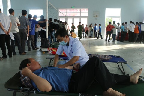 Hiến máu cứu người trong dịp Tết là một nét đẹp văn hóa - Ảnh 1. Hiến máu cứu người trong dịp Tết là một nét đẹp văn hóa - Ảnh 1.