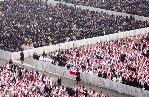 Giáo hoàng Francis chủ trì tang lễ cố Giáo hoàng Benedict XVI - Ảnh 6. Giáo hoàng Francis chủ trì tang lễ cố Giáo hoàng Benedict XVI - Ảnh 6.