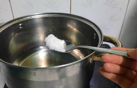 Nấu nêm muối, xong ăn lại chấm nước mắm tăng huyết áp, suy thận, nhồi máu cơ tim... - Ảnh 1. Nấu nêm muối, xong ăn lại chấm nước mắm tăng huyết áp, suy thận, nhồi máu cơ tim... - Ảnh 1.