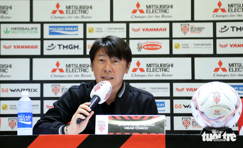 HLV Shin Tae Yong hãy dạy cầu thủ đá đẹp trước khi chê Việt Nam - Ảnh 1. HLV Shin Tae Yong hãy dạy cầu thủ đá đẹp trước khi chê Việt Nam - Ảnh 1.