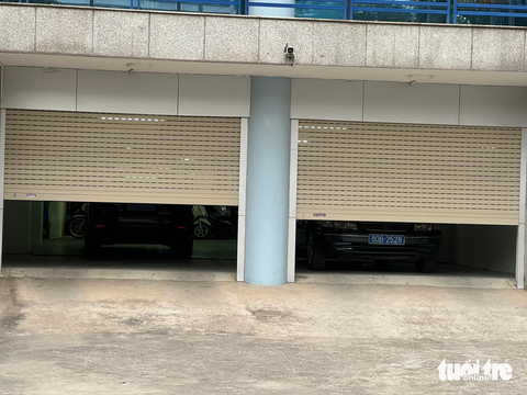Nhiều cảnh sát, xe biển xanh xuất hiện tại Cục Đăng kiểm Việt Nam - Ảnh 3. Nhiều cảnh sát, xe biển xanh xuất hiện tại Cục Đăng kiểm Việt Nam - Ảnh 3.