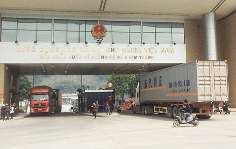 Khôi phục toàn diện hoạt động thông quan qua các cửa khẩu Lào Cai - Hà Khẩu - Ảnh 1. Khôi phục toàn diện hoạt động thông quan qua các cửa khẩu Lào Cai - Hà Khẩu - Ảnh 1.