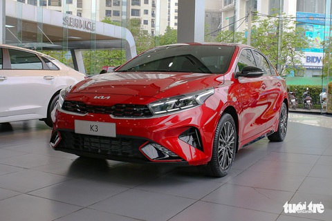 Sedan cỡ C giảm giá hàng chục triệu đồng tại Việt Nam: Vua doanh số cũng phải kích cầu - Ảnh 1. Sedan cỡ C giảm giá hàng chục triệu đồng tại Việt Nam: Vua doanh số cũng phải kích cầu - Ảnh 1.