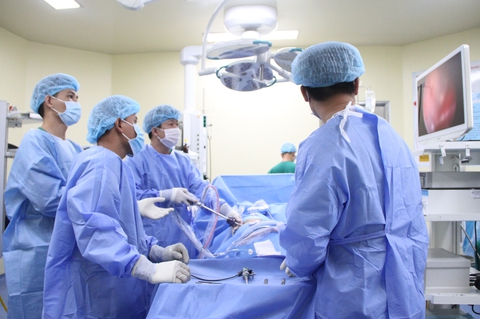 Tiểu ra máu kéo dài, một bệnh nhân phải cắt bỏ thận và niệu quản - Ảnh 1. Tiểu ra máu kéo dài, một bệnh nhân phải cắt bỏ thận và niệu quản - Ảnh 1.