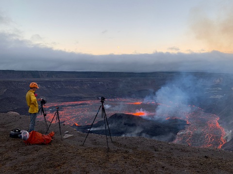 Núi lửa Kilauea ở Mỹ phun trào, lo khí độc phát tán - Ảnh 3. Núi lửa Kilauea ở Mỹ phun trào, lo khí độc phát tán - Ảnh 3.