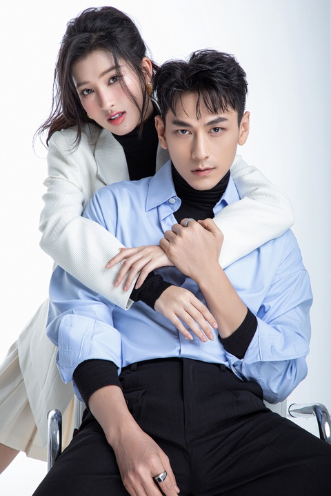 Isaac, Phương Nhi khiến netizen xốn xang trong bộ ảnh chào năm mới - Ảnh 1. Isaac, Phương Nhi khiến netizen xốn xang trong bộ ảnh chào năm mới - Ảnh 1.