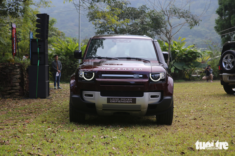 Chi tiết Land Rover Defender 130 cho gia đình, giá từ 5,989 tỉ đồng - Ảnh 1. Chi tiết Land Rover Defender 130 cho gia đình, giá từ 5,989 tỉ đồng - Ảnh 1.