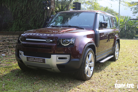 Chi tiết Land Rover Defender 130 cho gia đình, giá từ 5,989 tỉ đồng - Ảnh 5. Chi tiết Land Rover Defender 130 cho gia đình, giá từ 5,989 tỉ đồng - Ảnh 5.