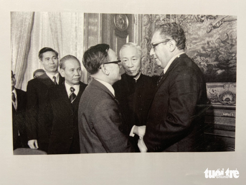 50 năm Hội nghị Paris: Nhớ nét chữ Bác Hồ và kỷ vật xúc động - Ảnh 4. 50 năm Hội nghị Paris: Nhớ nét chữ Bác Hồ và kỷ vật xúc động - Ảnh 4.