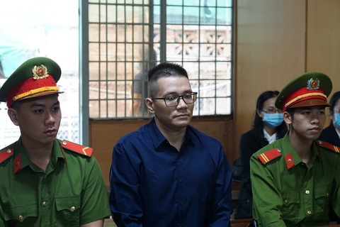 Hacker Nhâm Hoàng Khang tống tiền sàn tiền ảo T-Rex nhận 10 năm tù - Ảnh 1. Hacker Nhâm Hoàng Khang tống tiền sàn tiền ảo T-Rex nhận 10 năm tù - Ảnh 1.