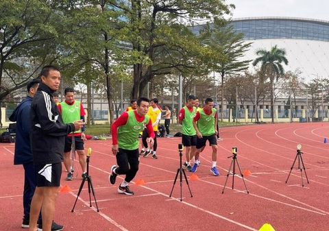 Không có trọng tài V-League trượt bài thi thể lực - Ảnh 1. Không có trọng tài V-League trượt bài thi thể lực - Ảnh 1.