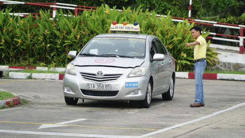 Tin tức sáng 6-1: Dự kiến tăng đồng loạt phí sát hạch lái xe; chỉnh đi lại nhiều đường - Ảnh 3. Tin tức sáng 6-1: Dự kiến tăng đồng loạt phí sát hạch lái xe; chỉnh đi lại nhiều đường - Ảnh 3.