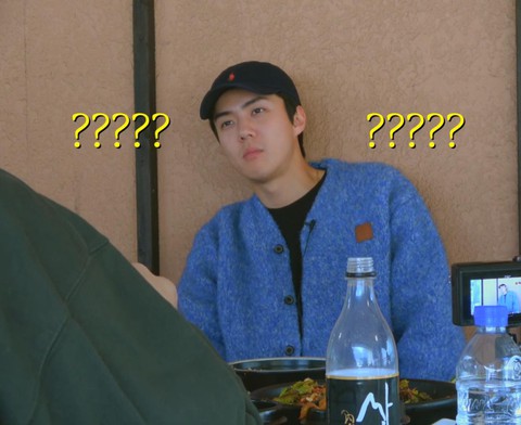 Độc lạ Sehun: Nguyên series vlog toàn ? với ???, netizen ủa gì dzậy!? - Ảnh 2. Độc lạ Sehun: Nguyên series vlog toàn ? với ???, netizen ủa gì dzậy!? - Ảnh 2.