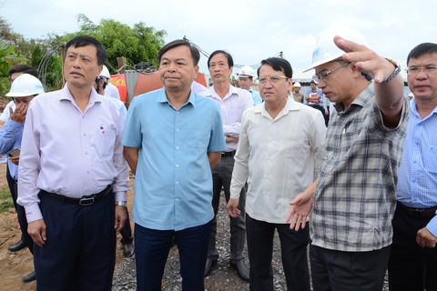 Đề nghị rút ngắn thời gian thi công cống ngăn mặn lớn thứ 2 vùng ĐBSCL - Ảnh 2. Đề nghị rút ngắn thời gian thi công cống ngăn mặn lớn thứ 2 vùng ĐBSCL - Ảnh 2.