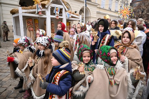 Người Ukraine đón lễ Giáng sinh thứ hai trong năm - Ảnh 6. Người Ukraine đón lễ Giáng sinh thứ hai trong năm - Ảnh 6.