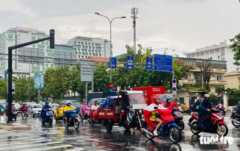 Đi xe bị nhồi nhét, gặp xe dù bến cóc gọi số nào? - Ảnh 1. Đi xe bị nhồi nhét, gặp xe dù bến cóc gọi số nào? - Ảnh 1.