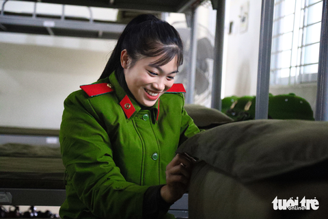 Thao trường đổ mồ hôi của sinh viên công an - Ảnh 1. Thao trường đổ mồ hôi của sinh viên công an - Ảnh 1.