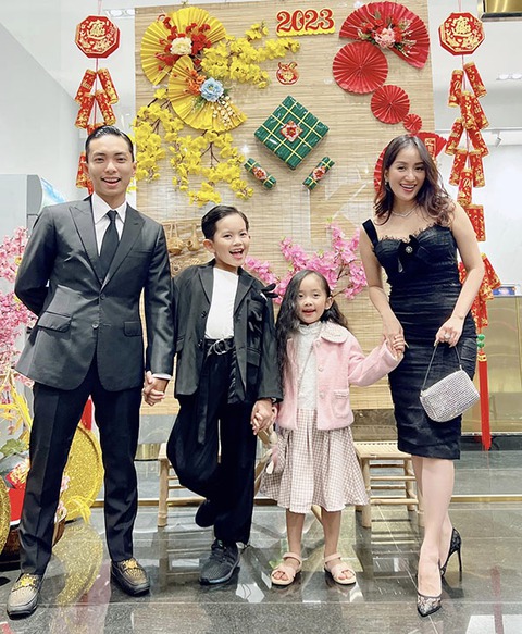Ảnh vui sao Việt 7-1: Đan Trường, Cẩm Ly ngày ấy - bây giờ - Ảnh 4. Ảnh vui sao Việt 7-1: Đan Trường, Cẩm Ly ngày ấy - bây giờ - Ảnh 4.