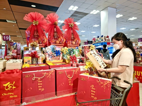 AEON đẩy mạnh khuyến mại, tăng thời gian mở cửa phục vụ khách hàng sắm Tết - Ảnh 2. AEON đẩy mạnh khuyến mại, tăng thời gian mở cửa phục vụ khách hàng sắm Tết - Ảnh 2.