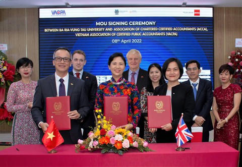 Trường Đại học Bà Rịa - Vũng Tàu công bố thông tin tuyển sinh năm 2023 - Ảnh 4. Trường Đại học Bà Rịa - Vũng Tàu công bố thông tin tuyển sinh năm 2023 - Ảnh 4.