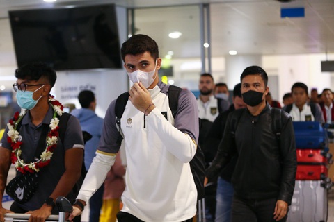Tuyển Indonesia đã tới Hà Nội, dự kiến 22h15 tuyển Việt Nam mới tới sân bay Nội Bài - Ảnh 2. Tuyển Indonesia đã tới Hà Nội, dự kiến 22h15 tuyển Việt Nam mới tới sân bay Nội Bài - Ảnh 2.