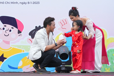 Mùa xuân cho em: Con làm thiệp tặng mẹ, nghệ sĩ diễn không cần cát sê - Ảnh 10. Mùa xuân cho em: Con làm thiệp tặng mẹ, nghệ sĩ diễn không cần cát sê - Ảnh 10.