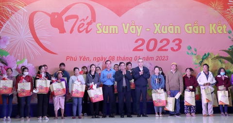 Thủ tướng chúc công nhân, người lao động đón Tết sum vầy, tràn ngập yêu thương - Ảnh 1. Thủ tướng chúc công nhân, người lao động đón Tết sum vầy, tràn ngập yêu thương - Ảnh 1.