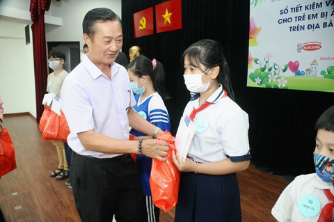 Mùa xuân cho em: Những món quà Tết ấm áp sẻ chia - Ảnh 5. Mùa xuân cho em: Những món quà Tết ấm áp sẻ chia - Ảnh 5.