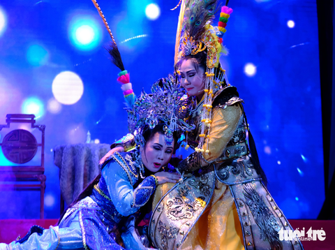 Nghệ sĩ Bạch Long hạnh phúc trong live show 55 năm theo nghiệp hát - Ảnh 4. Nghệ sĩ Bạch Long hạnh phúc trong live show 55 năm theo nghiệp hát - Ảnh 4.