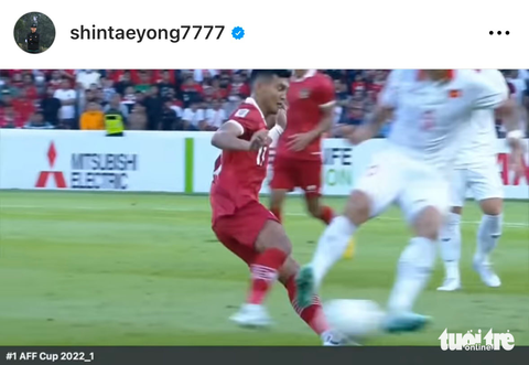 HLV Indonesia đăng 3 clip Văn Hậu vào bóng thô bạo - Ảnh 1. HLV Indonesia đăng 3 clip Văn Hậu vào bóng thô bạo - Ảnh 1.