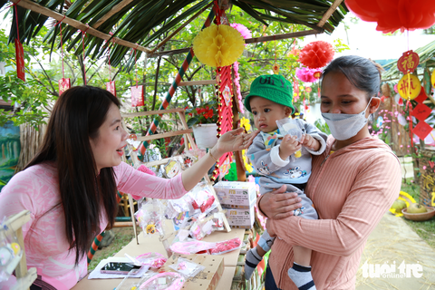Con của công nhân đón Tết sớm ở Đà Nẵng, thương ơi là thương - Ảnh 2. Con của công nhân đón Tết sớm ở Đà Nẵng, thương ơi là thương - Ảnh 2.