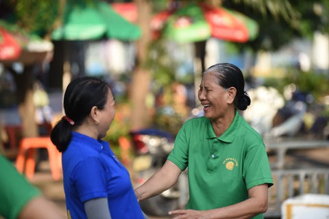 Khuyến khích người cao tuổi vui vẻ, tập thể dục nhẹ nhàng - Ảnh: DUYÊN PHAN Khuyến khích người cao tuổi vui vẻ, tập thể dục nhẹ nhàng - Ảnh: DUYÊN PHAN