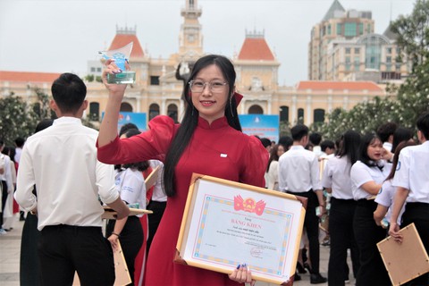 TP.HCM tuyên dương 10 tập thể, 236 Sinh viên 5 tốt - Ảnh 3. TP.HCM tuyên dương 10 tập thể, 236 Sinh viên 5 tốt - Ảnh 3.