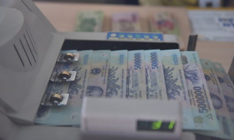 Để hạ lãi vay, VietinBank cần giảm tiếp chi phí hoạt động và lãi tiền gửi - Ảnh 1. Để hạ lãi vay, VietinBank cần giảm tiếp chi phí hoạt động và lãi tiền gửi - Ảnh 1.
