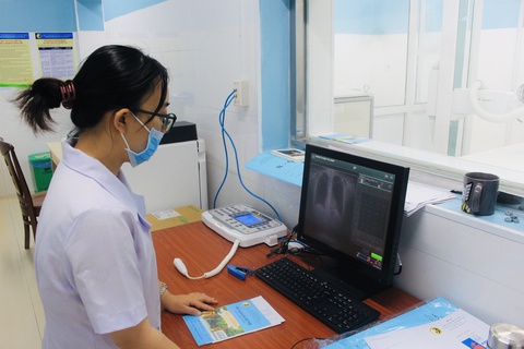 Nhiều người trẻ ở TP.HCM được khám sức khỏe hậu COVID-19 miễn phí - Ảnh 2. Nhiều người trẻ ở TP.HCM được khám sức khỏe hậu COVID-19 miễn phí - Ảnh 2.