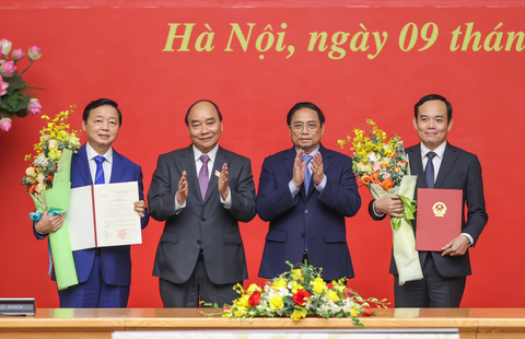 Công bố quyết định bổ nhiệm các Phó thủ tướng Trần Hồng Hà, Trần Lưu Quang - Ảnh 1. Công bố quyết định bổ nhiệm các Phó thủ tướng Trần Hồng Hà, Trần Lưu Quang - Ảnh 1.