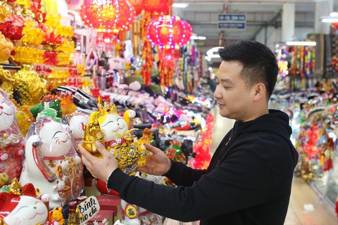 Trung Quốc bỏ Zero-COVID: Xuất khẩu chưa ‘nóng, tiểu thương vừa ngóng vừa nhập hàng - Ảnh 1. Trung Quốc bỏ Zero-COVID: Xuất khẩu chưa ‘nóng, tiểu thương vừa ngóng vừa nhập hàng - Ảnh 1.