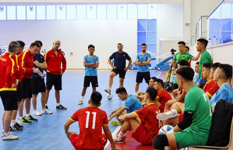 Tuyển futsal Việt Nam hội quân cho vòng loại châu Á 2024 - Ảnh 1. Tuyển futsal Việt Nam hội quân cho vòng loại châu Á 2024 - Ảnh 1.