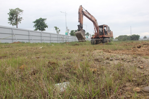 Sẽ lấp ngay 33 hố trụ bê tông há mồm ở Đà Nẵng - Ảnh 3. Sẽ lấp ngay 33 hố trụ bê tông há mồm ở Đà Nẵng - Ảnh 3.