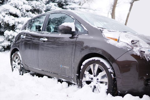 Mẫu xe điện Nissan nổi tiếng một thời chỉ đi được 35km vào mùa đông - Ảnh 2. Mẫu xe điện Nissan nổi tiếng một thời chỉ đi được 35km vào mùa đông - Ảnh 2.
